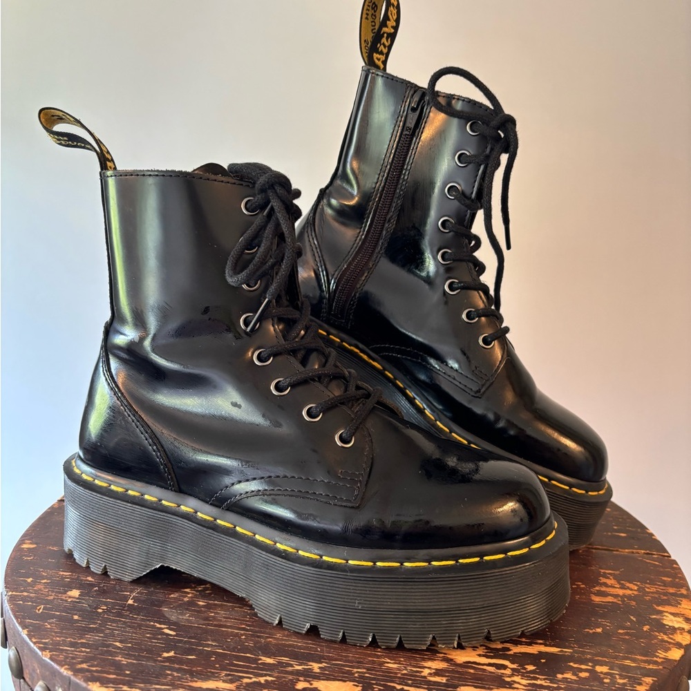 Black leather Jaden 8 Doc Martens boots. Hardly worn. EU 39, US W8, US M7. Mint!